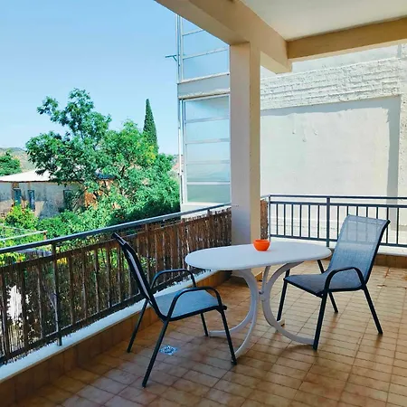 Takis Apartment Sparta Exterior photo